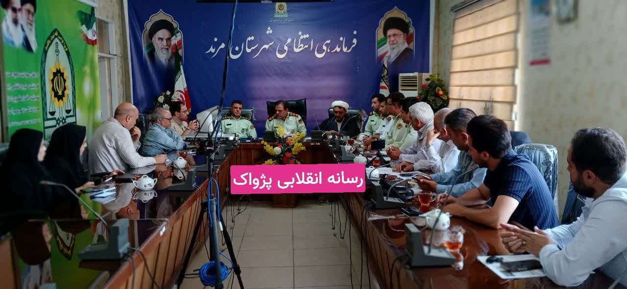 نیروی انتظامی شهرستان مرند از خبرنگاران تجلیل نمود.