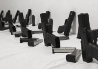 🎥 کشف بیش از ۱۰۰ کلت کمری و سلاح گرم در پایتخت