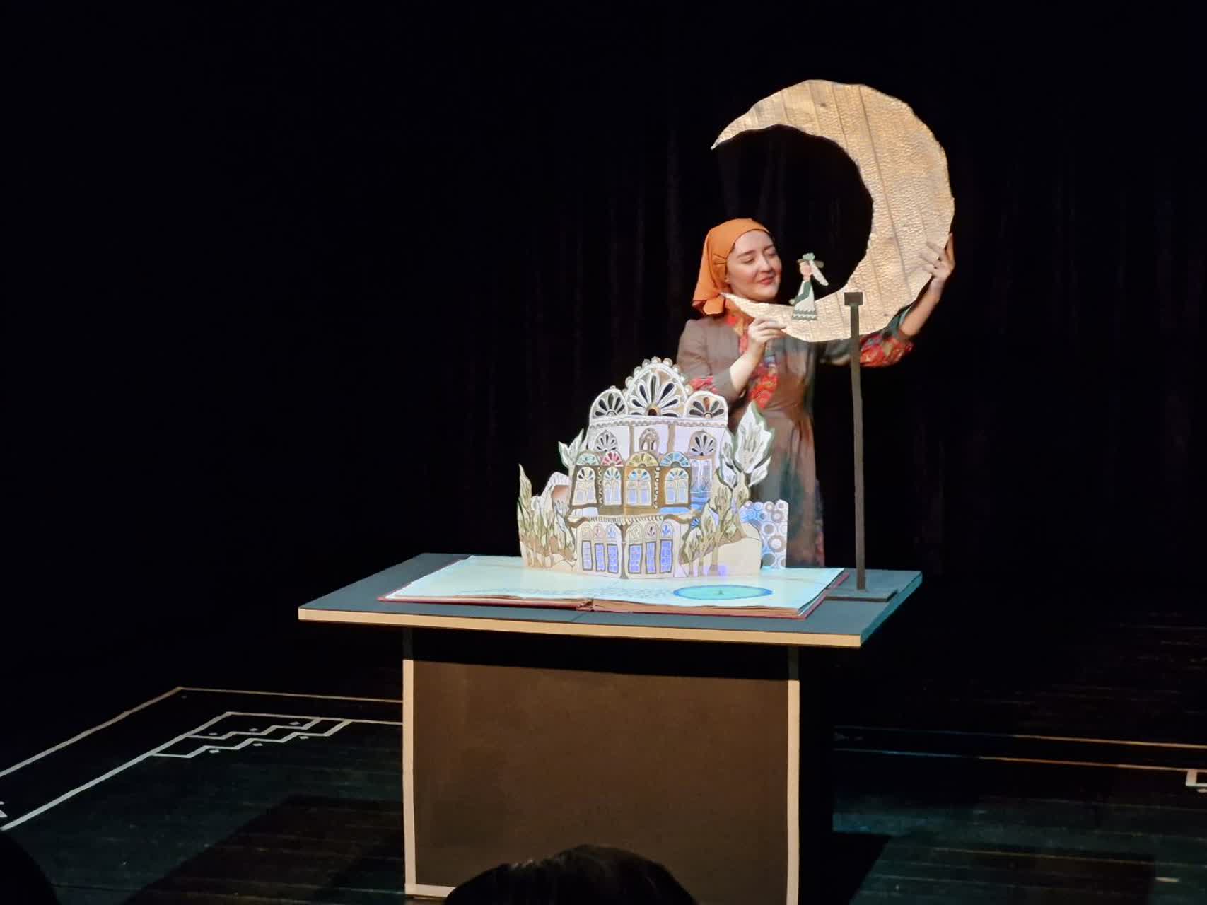 اجرای داوری نمایش «آی‌تک» از اردبیل در جشنواره ملی تئاتر کودک و نوجوان باغچه‌بان مرند