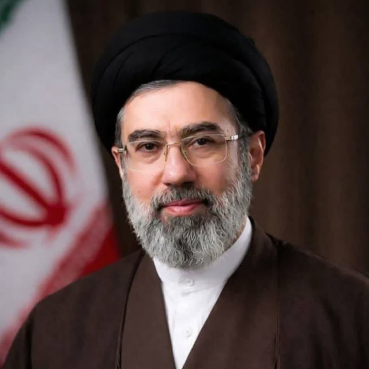 دستور رهبر معظم انقلاب اسلامی به ادامه خدمت منصوبان رهبر شهید بر اساس احکام و تدابیر سابق