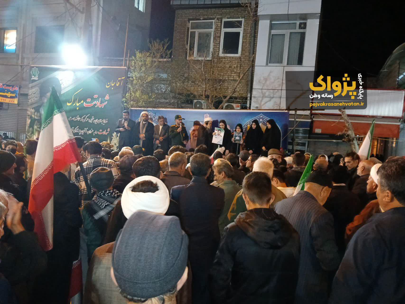 خروش پرشور مردم انقلابی مرند و تجلیل از دختران شهید جنگ رمضان