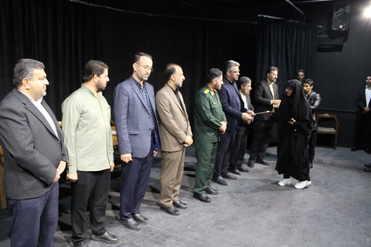 💢 مراسم تجلیل از هنرمندان بسیجی در مرند