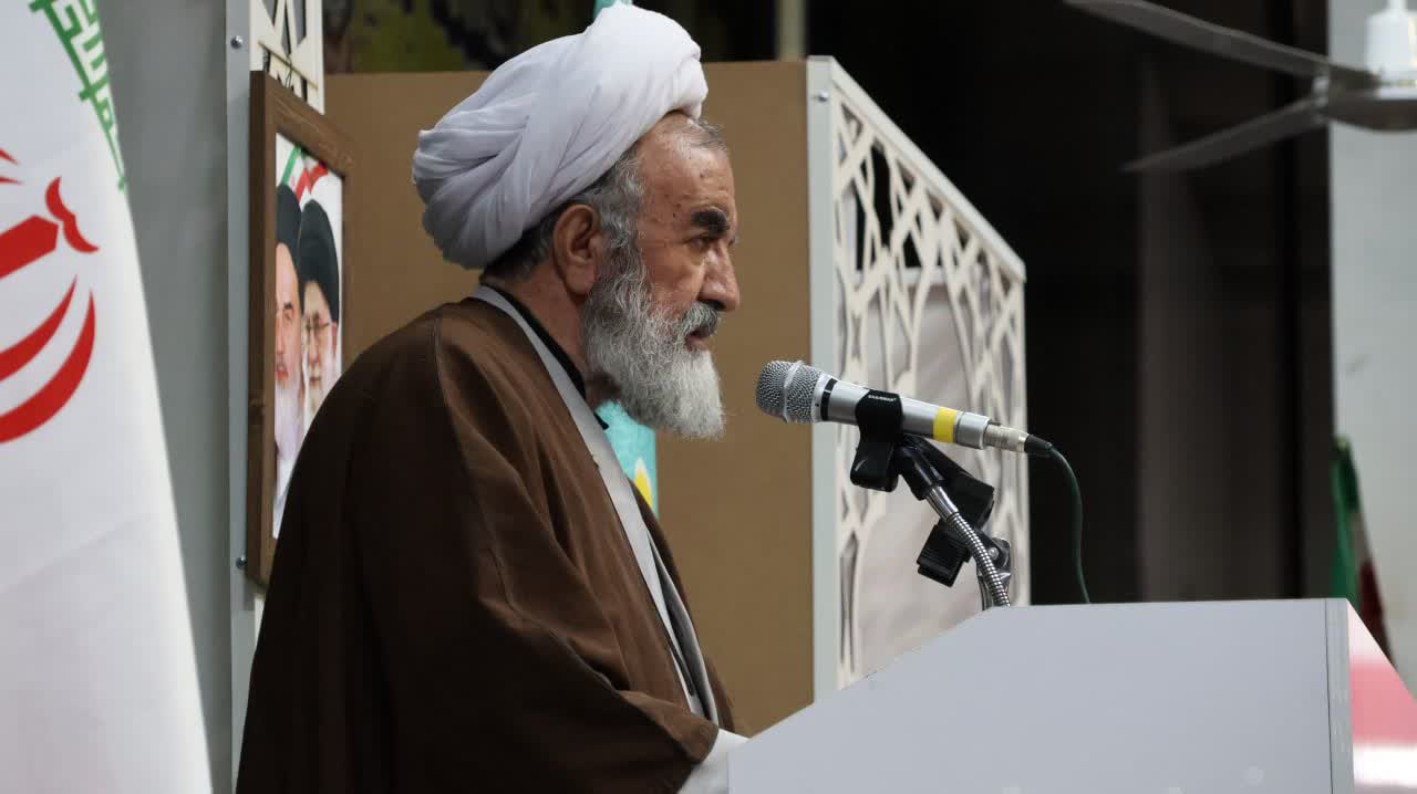 نمازجمعه میعادگاه عاشقان / آیین عبادی سیاسی نماز جمعه شهرستان مرند برگزار شد
