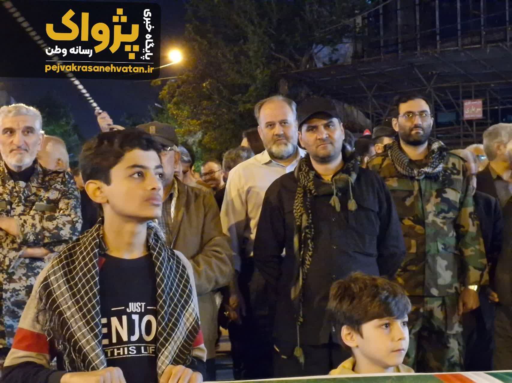 مدیرمسئول پایگاه خبری پژواک رسانه وطن در رژه حماسی اقتدار عاشورایی مرند حضور یافت