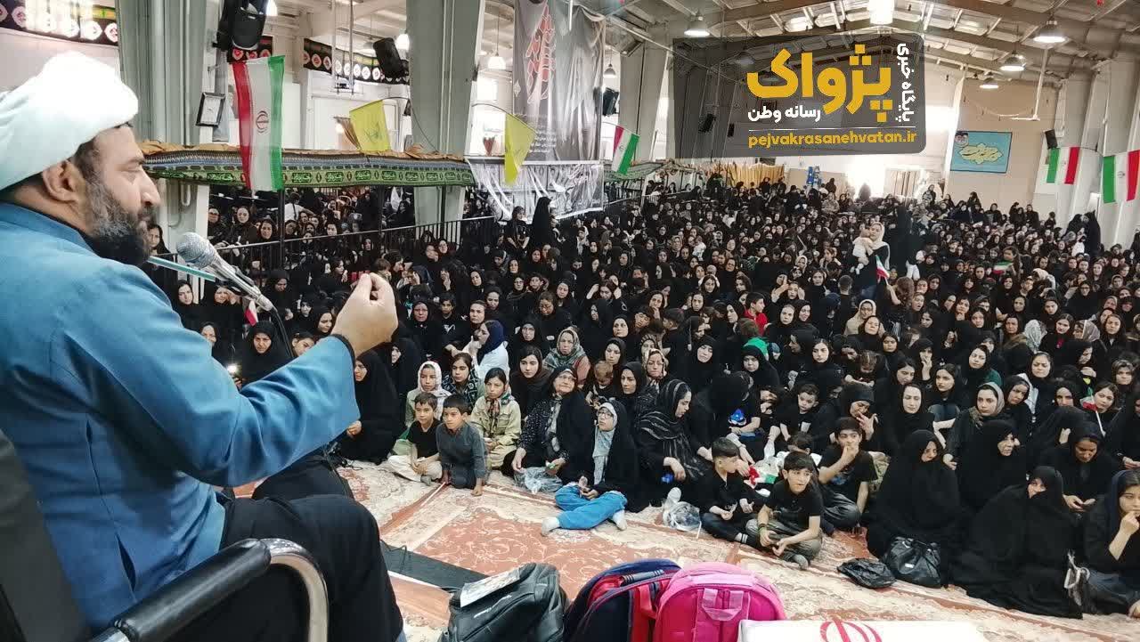 همایش شیرخوارگان حسینی با حضور پرشور مادران و کودکان در مرند برگزار شد