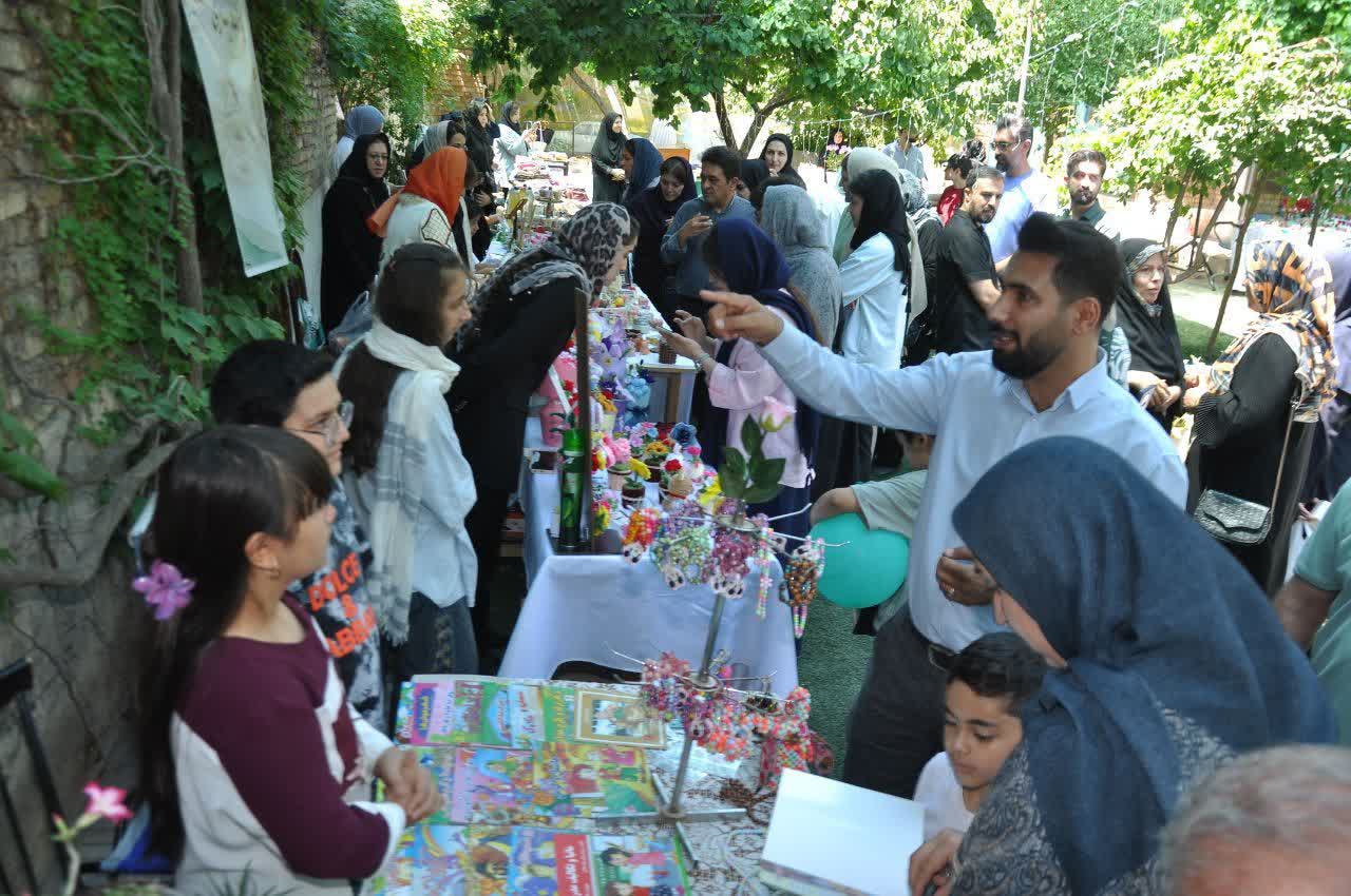 نمایشگاه صنایع خلاق،محصولات و توانمندی های بانوان مرندی